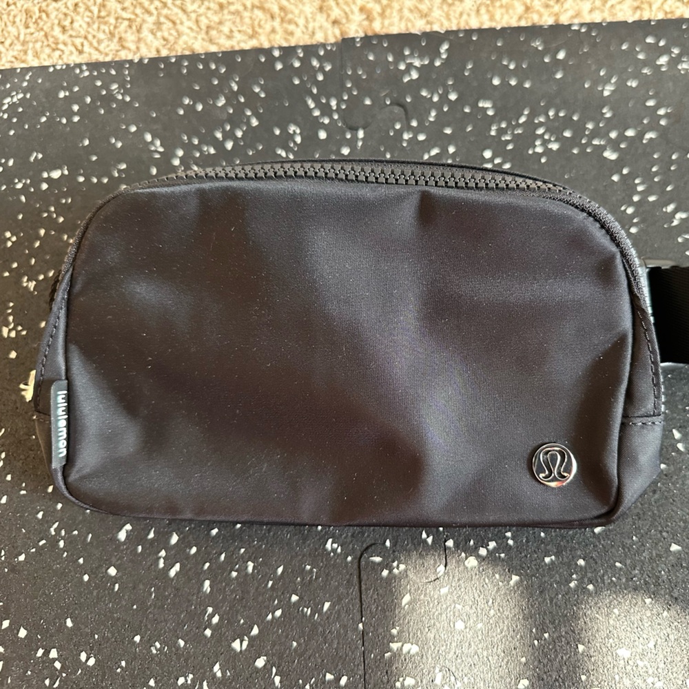 Lululemon black everywhere belt bag